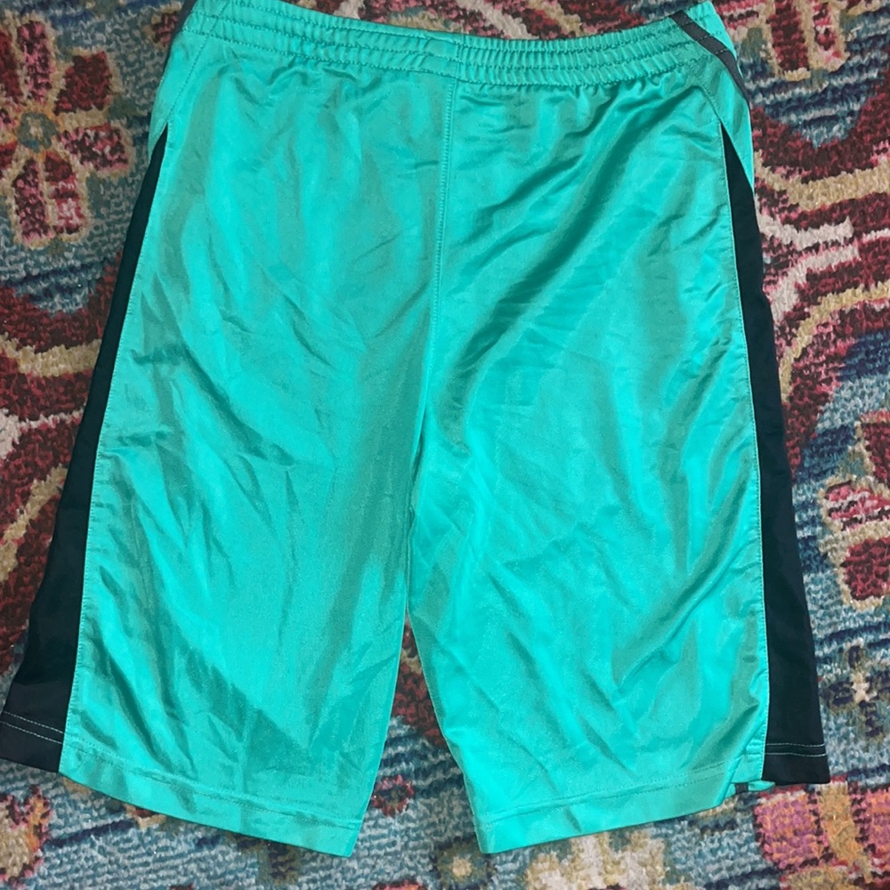COPY - Xersion Boys Basketball Shorts XL 18/20